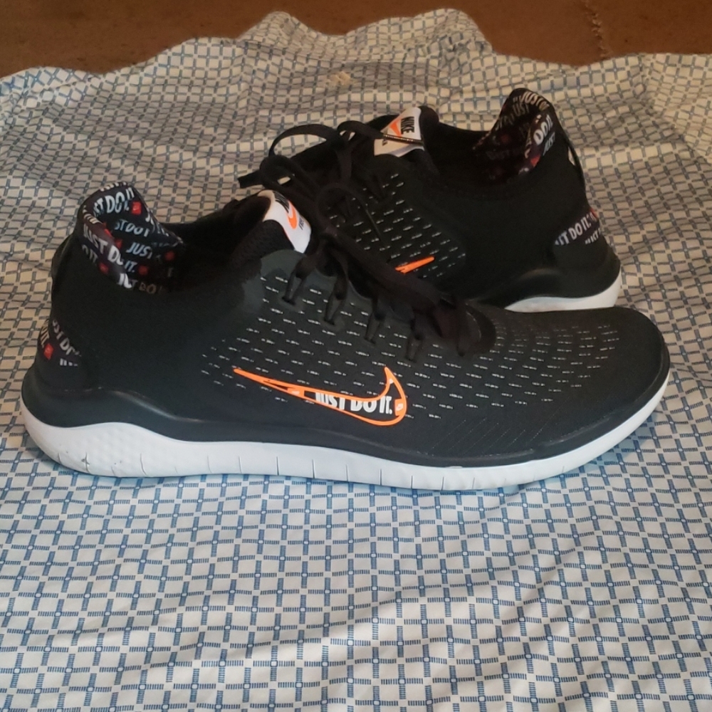 NIKE FREE RUN SIZE 13